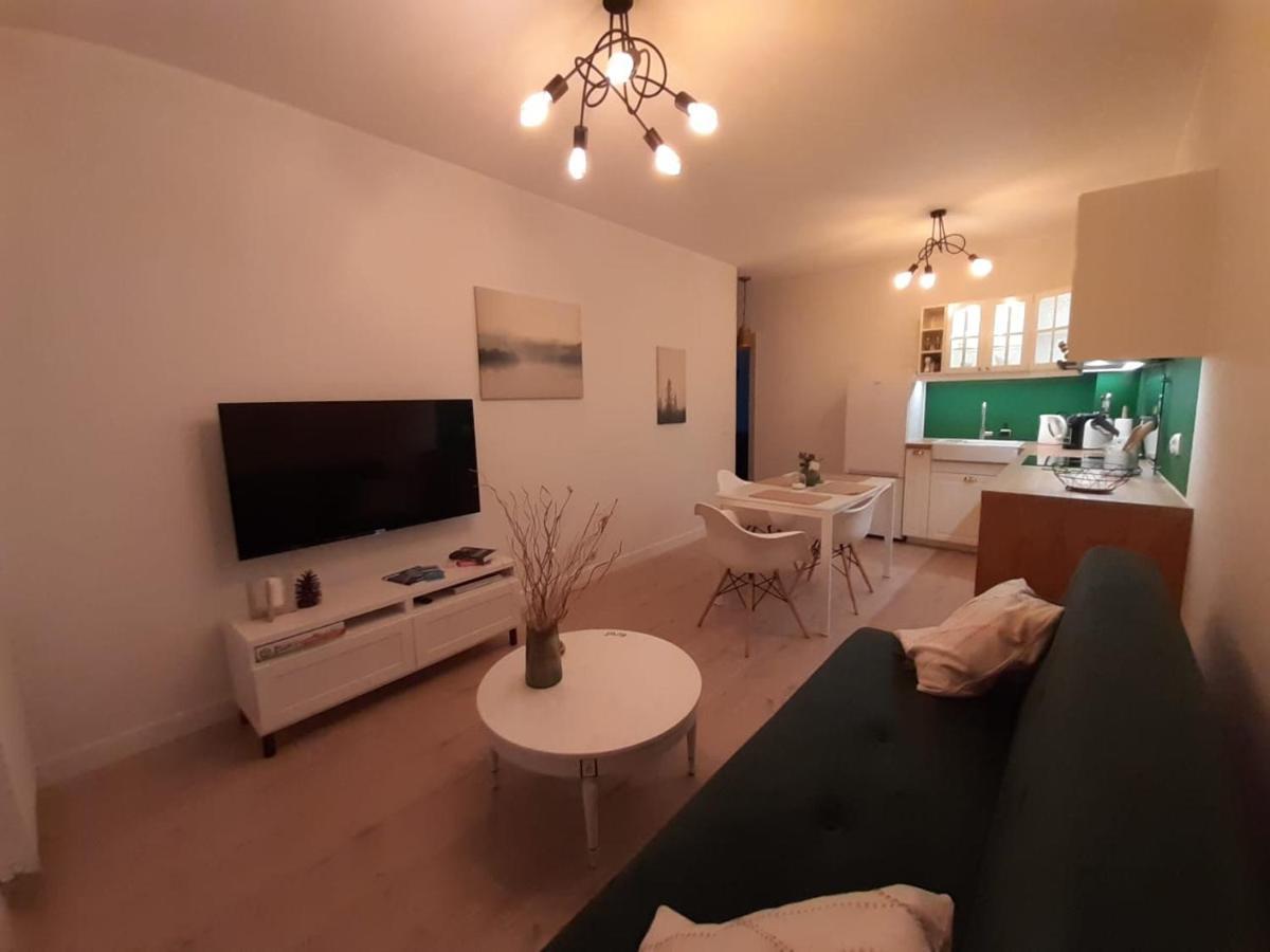 Komfortowy Apartament Przy Lesie Neustadt in Westpreußen Exterior foto